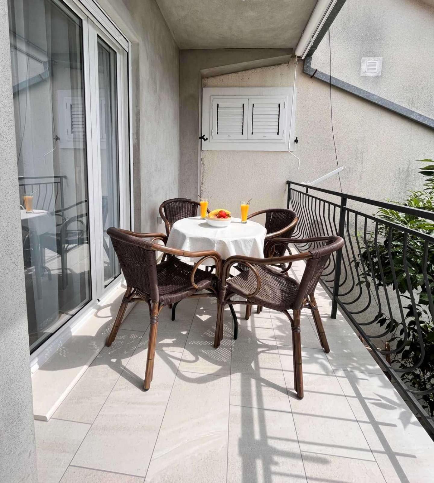 Dmm Apartments ติวัต ภายนอก รูปภาพ